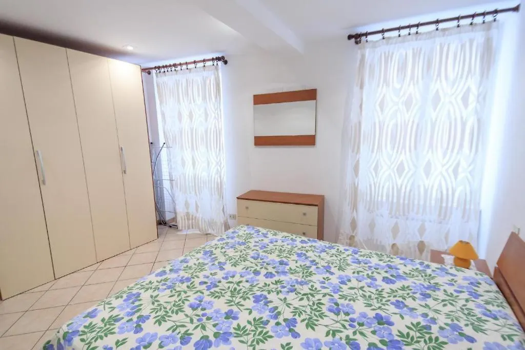 Bilocale Nel Centro Storico Al Piano Primo Apartment Varazze