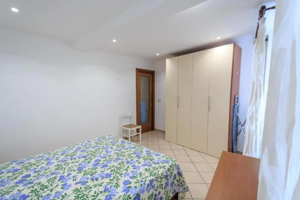 Bilocale Nel Centro Storico Al Piano Primo Apartment Varazze