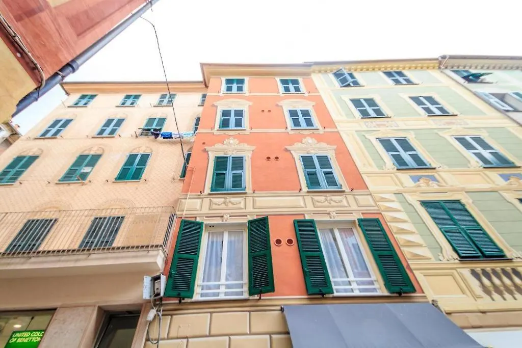 Bilocale Nel Centro Storico Al Piano Primo Apartment Varazze Italy